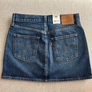 Levi’s Icon Skirt NWT, Size 26
